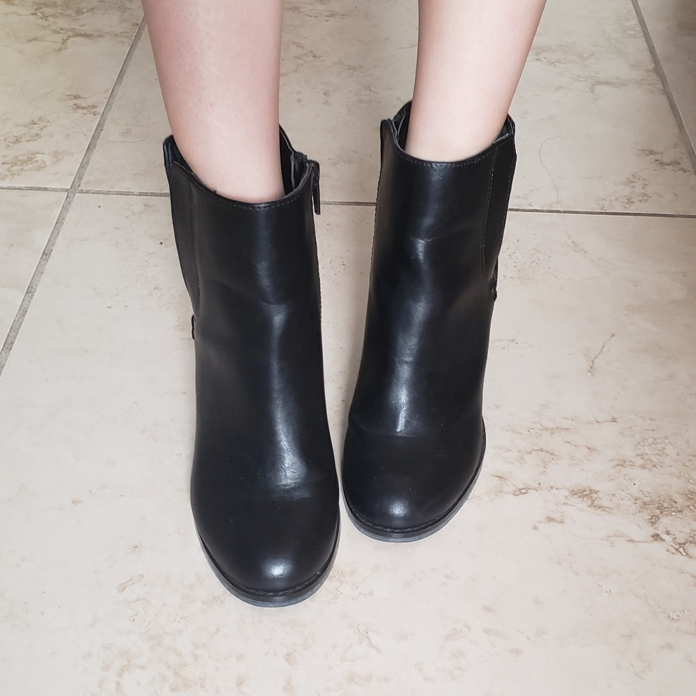 ASOS Heeled Bootie - Picture 2 of 6